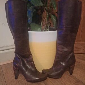 Chic Brown Leather Heeled Boots